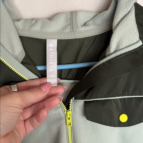 Athleta XS Hooded Half Zip Fleece Pullover Dark Light Green Cropped Jacket - Picture 2 of 7